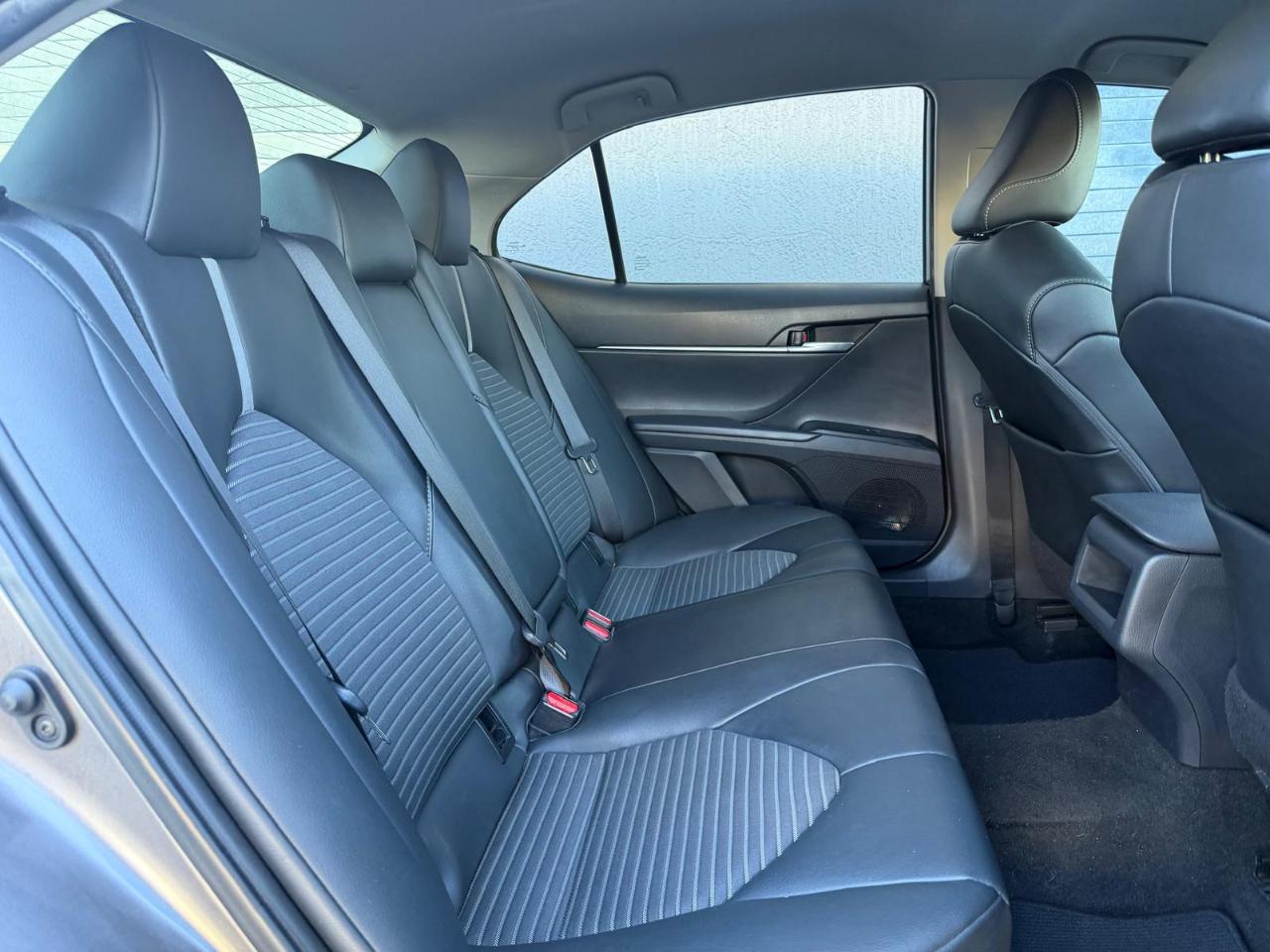 Toyota Camry SE Auto (Natl) 2020