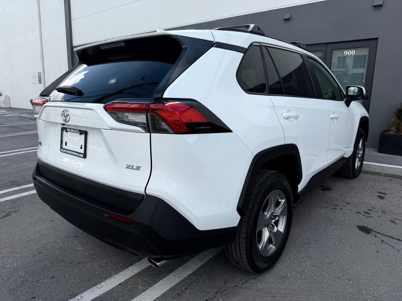 Toyota RAV4 XLE FWD (Natl) 2023