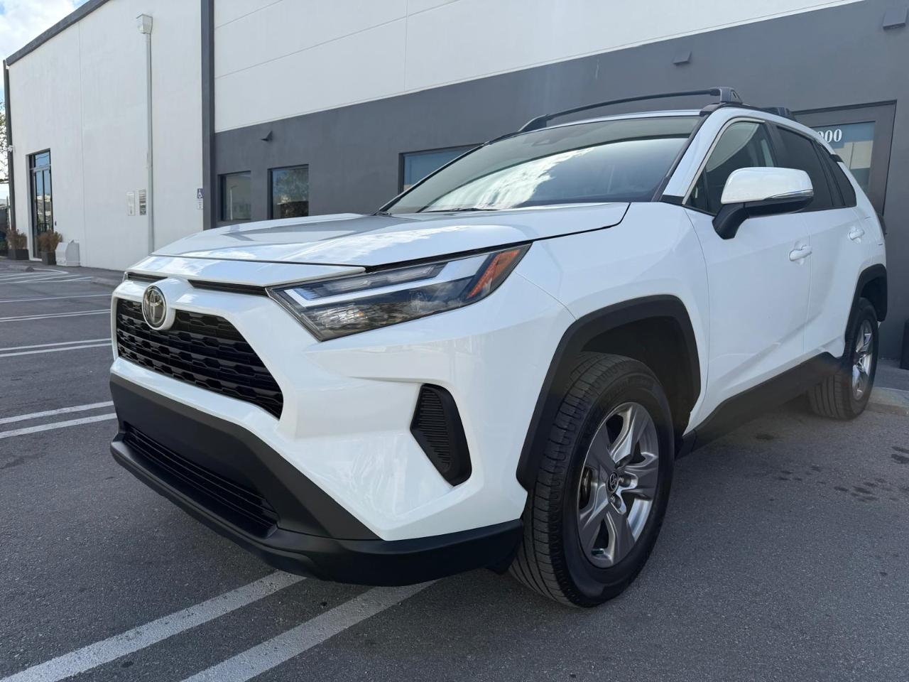 Toyota RAV4 XLE FWD (Natl) 2023