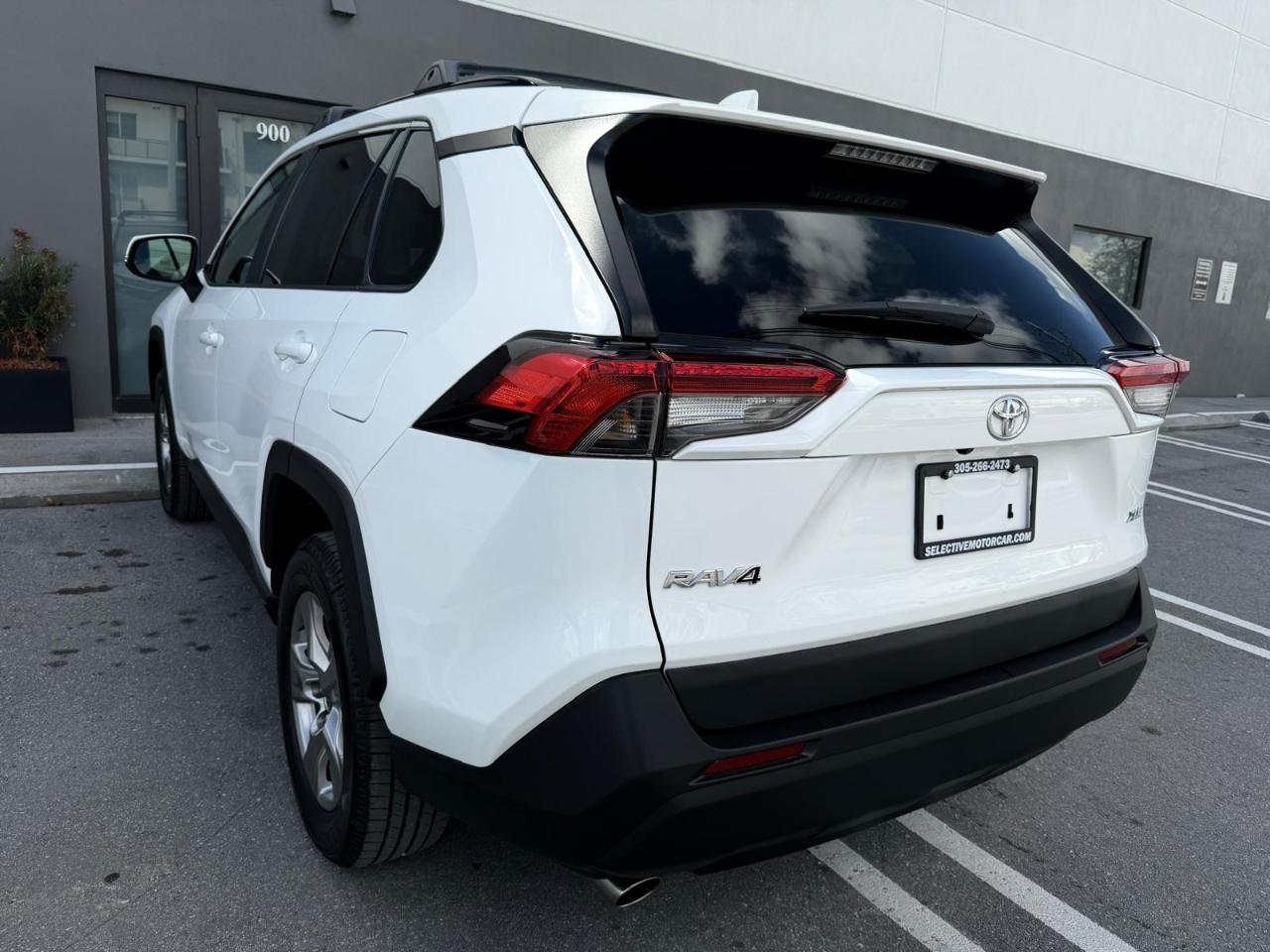 Toyota RAV4 XLE FWD (Natl) 2023