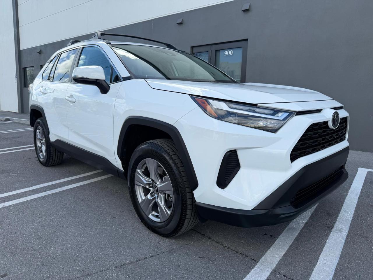 Toyota RAV4 XLE FWD (Natl) 2023