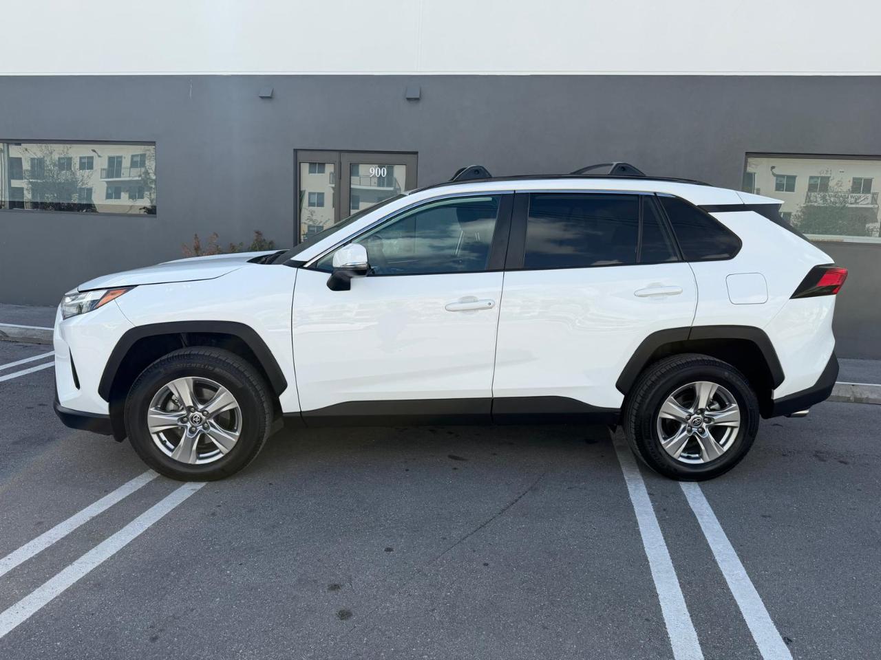 Toyota RAV4 XLE FWD (Natl) 2023