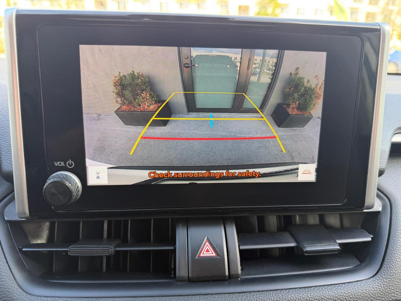 Toyota RAV4 XLE FWD (Natl) 2023