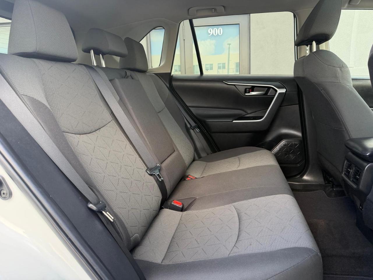 Toyota RAV4 XLE FWD (Natl) 2023