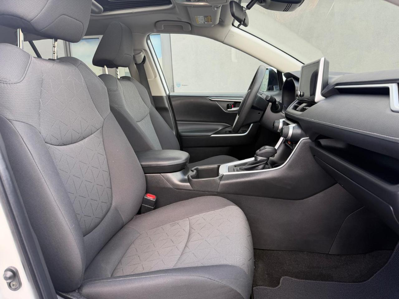 Toyota RAV4 XLE FWD (Natl) 2023