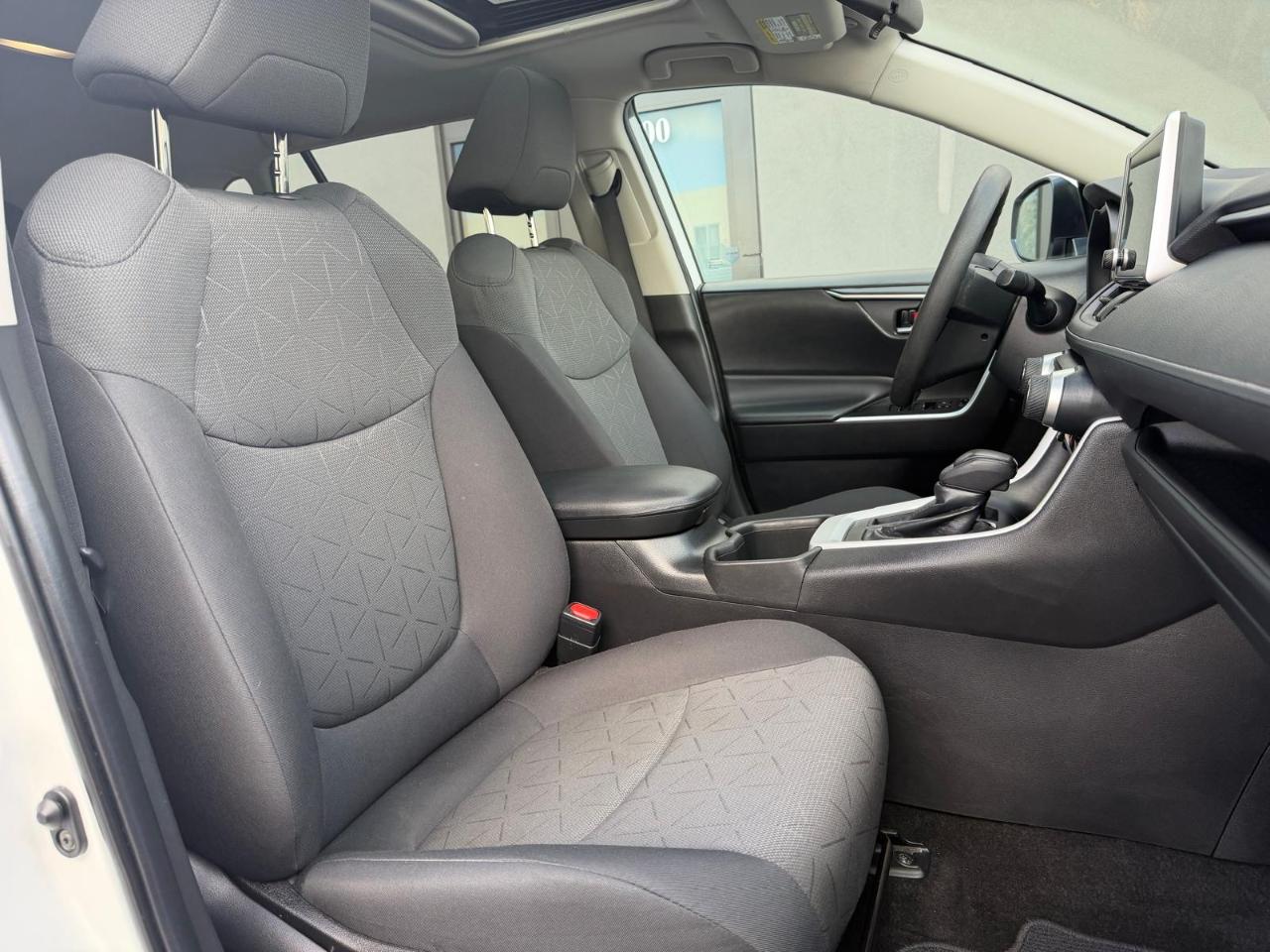 Toyota RAV4 XLE FWD (Natl) 2023