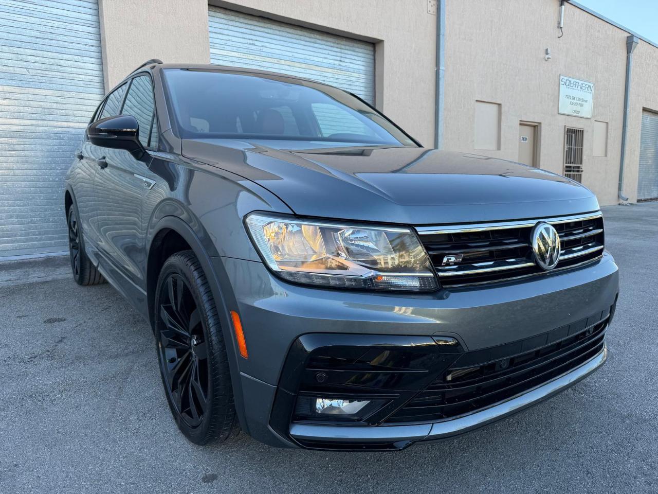 Volkswagen Tiguan 2.0T SE R-Line Black FWD 2021