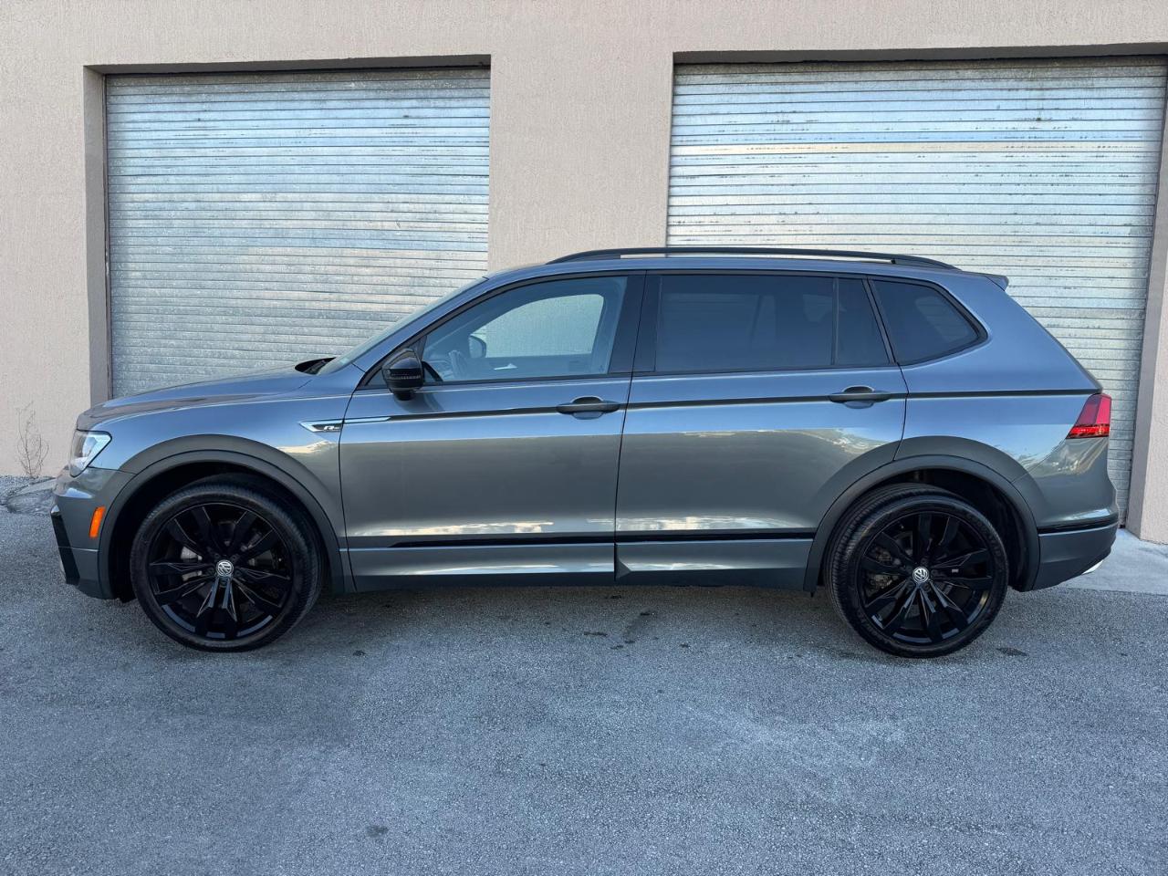 Volkswagen Tiguan 2.0T SE R-Line Black FWD 2021