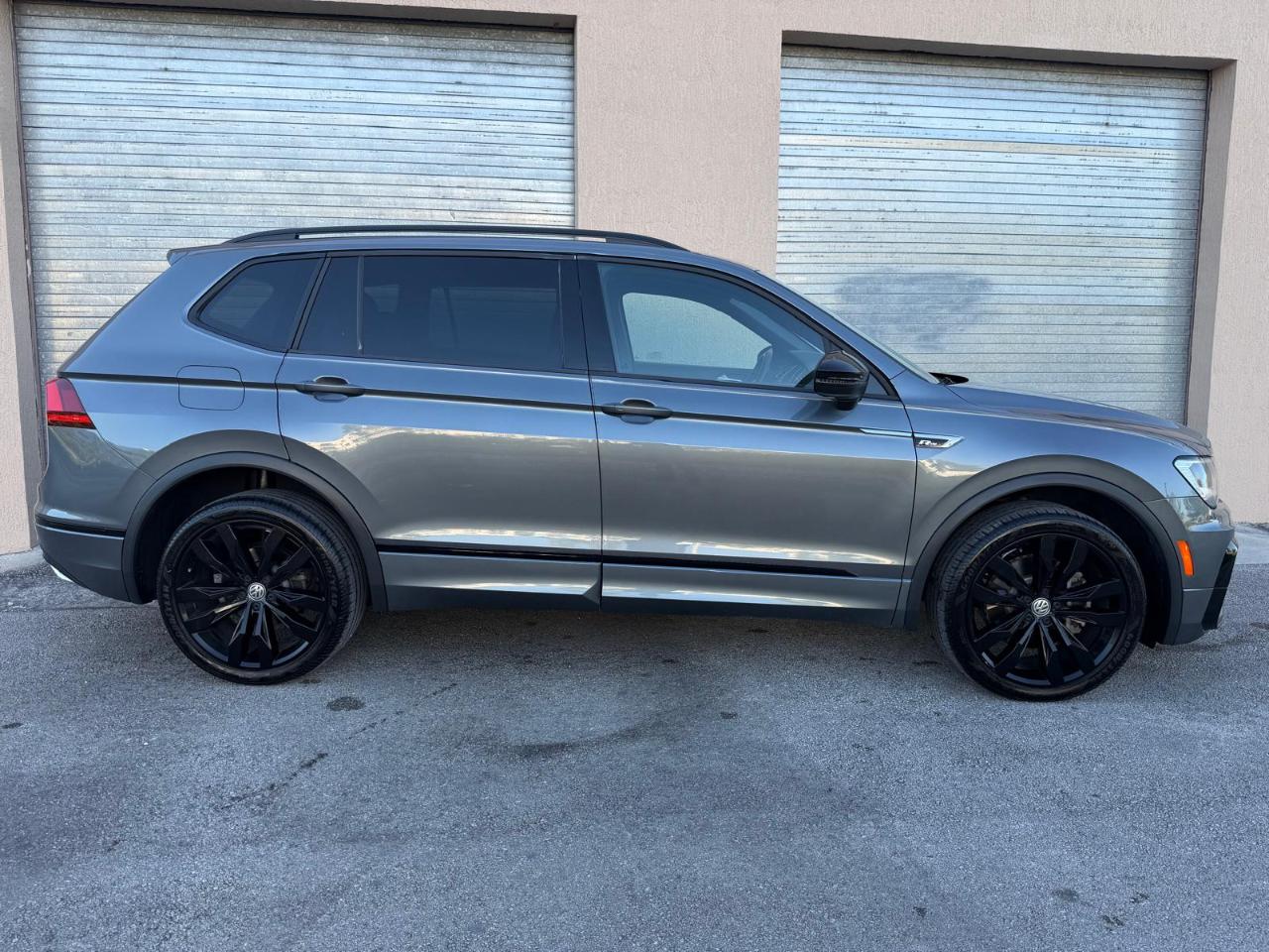 Volkswagen Tiguan 2.0T SE R-Line Black FWD 2021