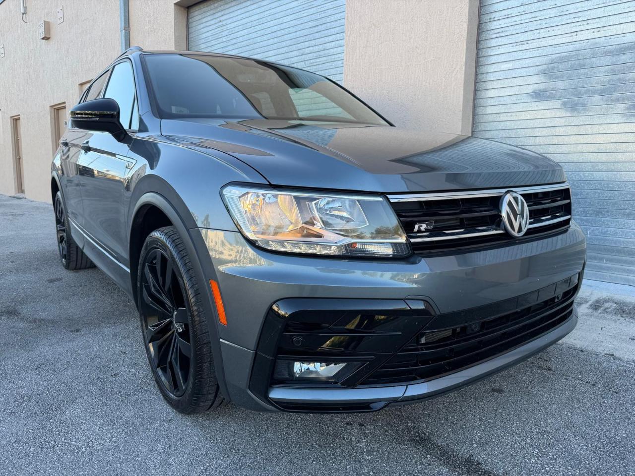 Volkswagen Tiguan 2.0T SE R-Line Black FWD 2021