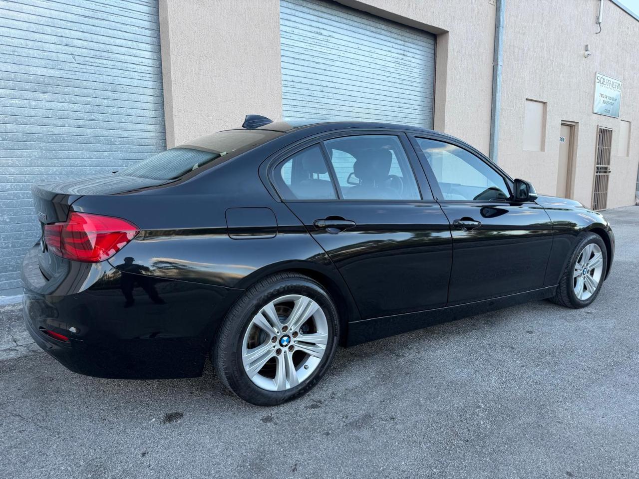 BMW 3 Series 4dr Sdn 328i RWD South Africa SULEV 2016