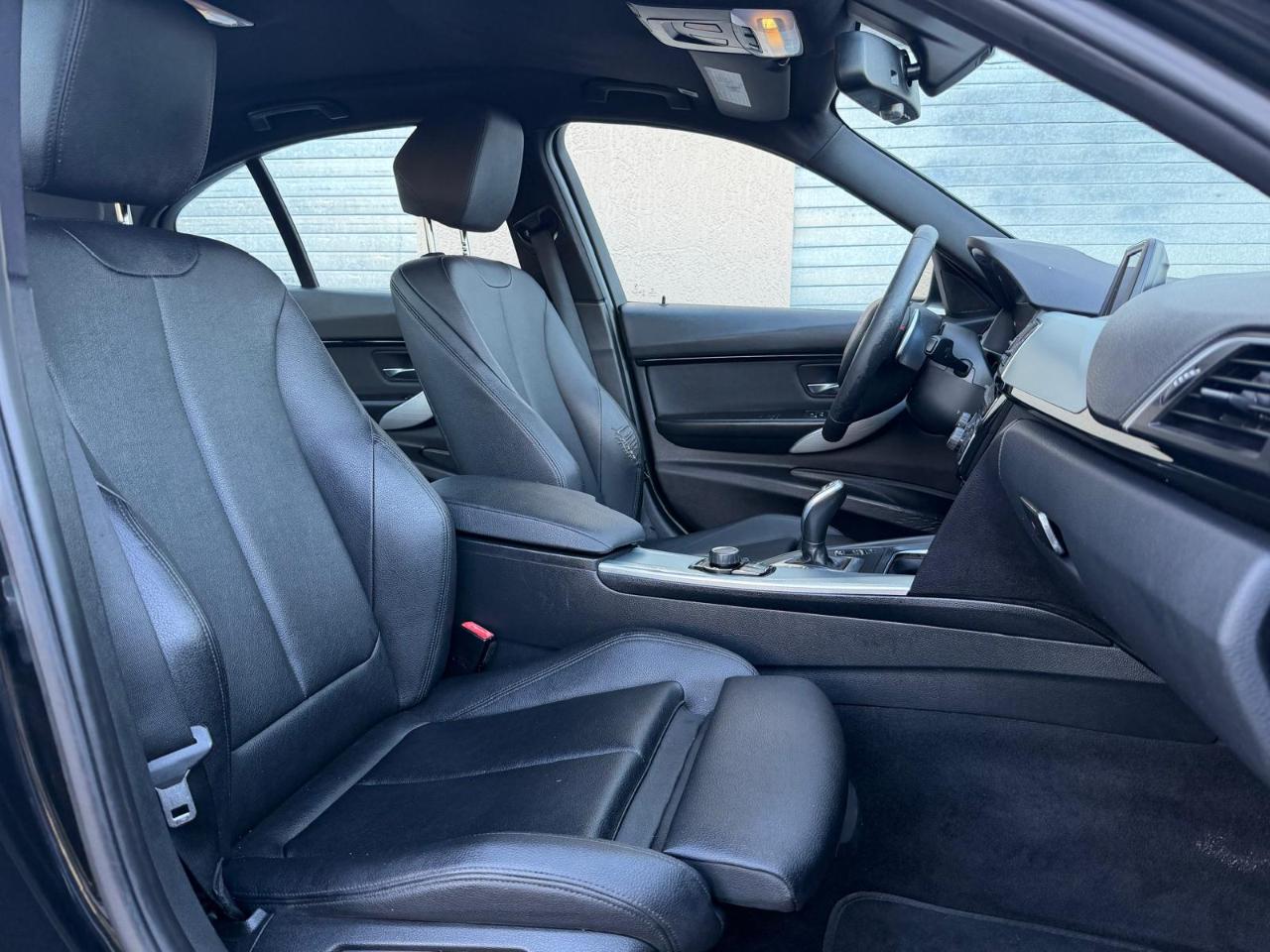 BMW 3 Series 4dr Sdn 328i RWD South Africa SULEV 2016