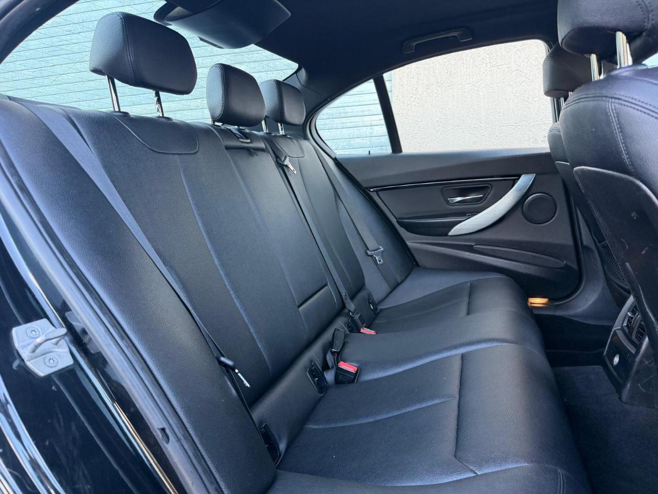 BMW 3 Series 4dr Sdn 328i RWD South Africa SULEV 2016