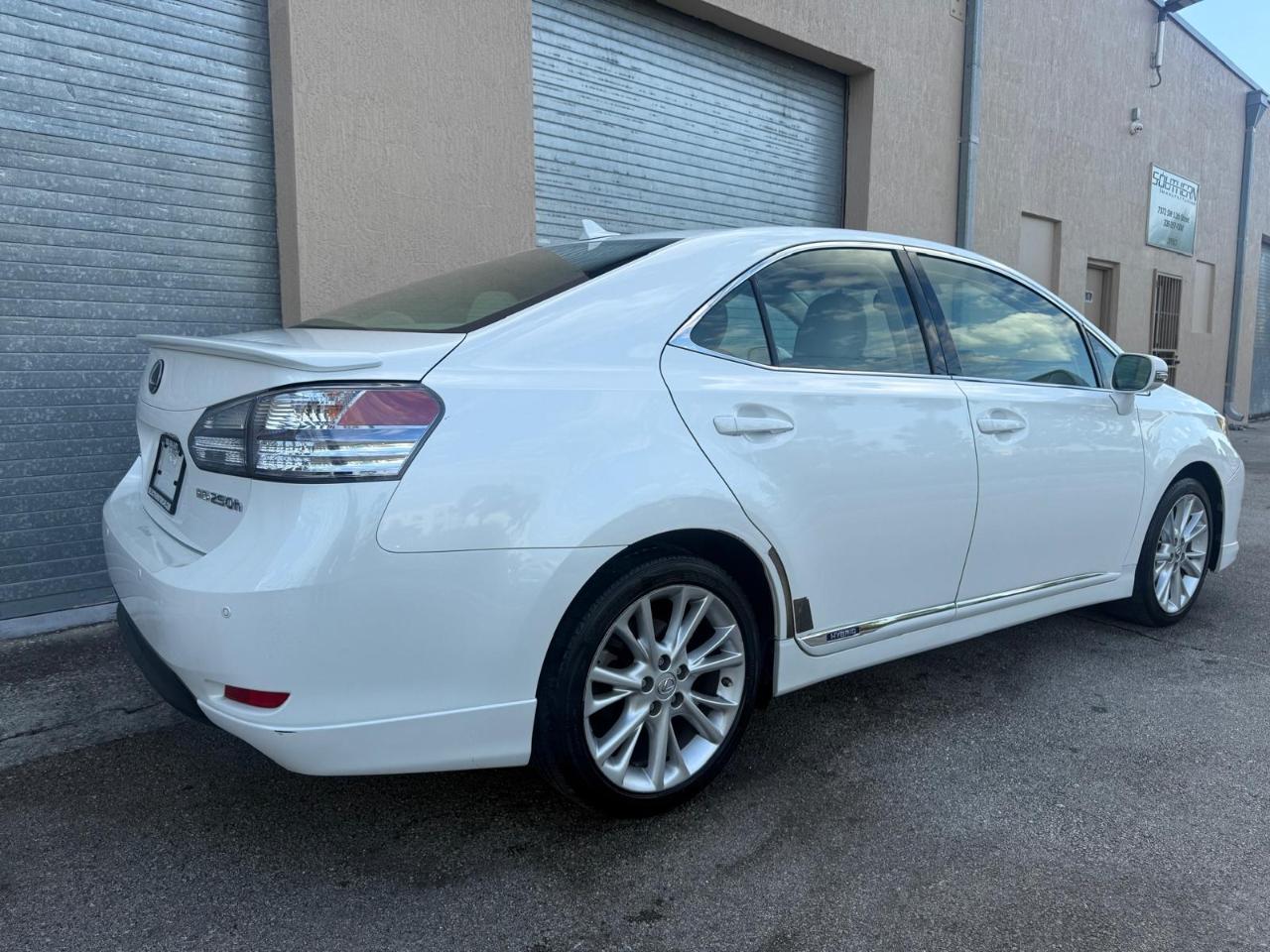 Lexus HS 250h 4dr Sdn Hybrid 2010