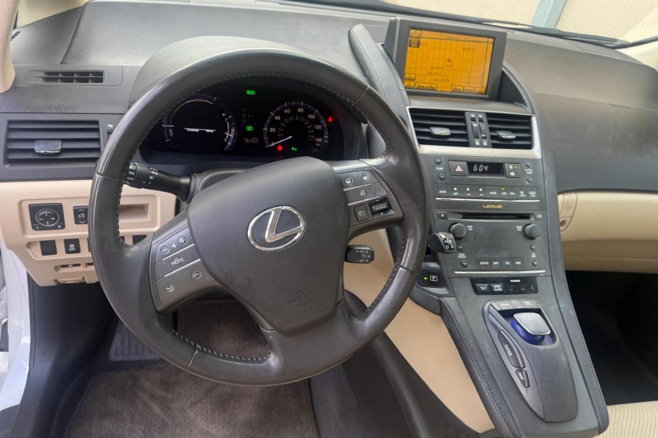 Lexus HS 250h 4dr Sdn Hybrid 2010