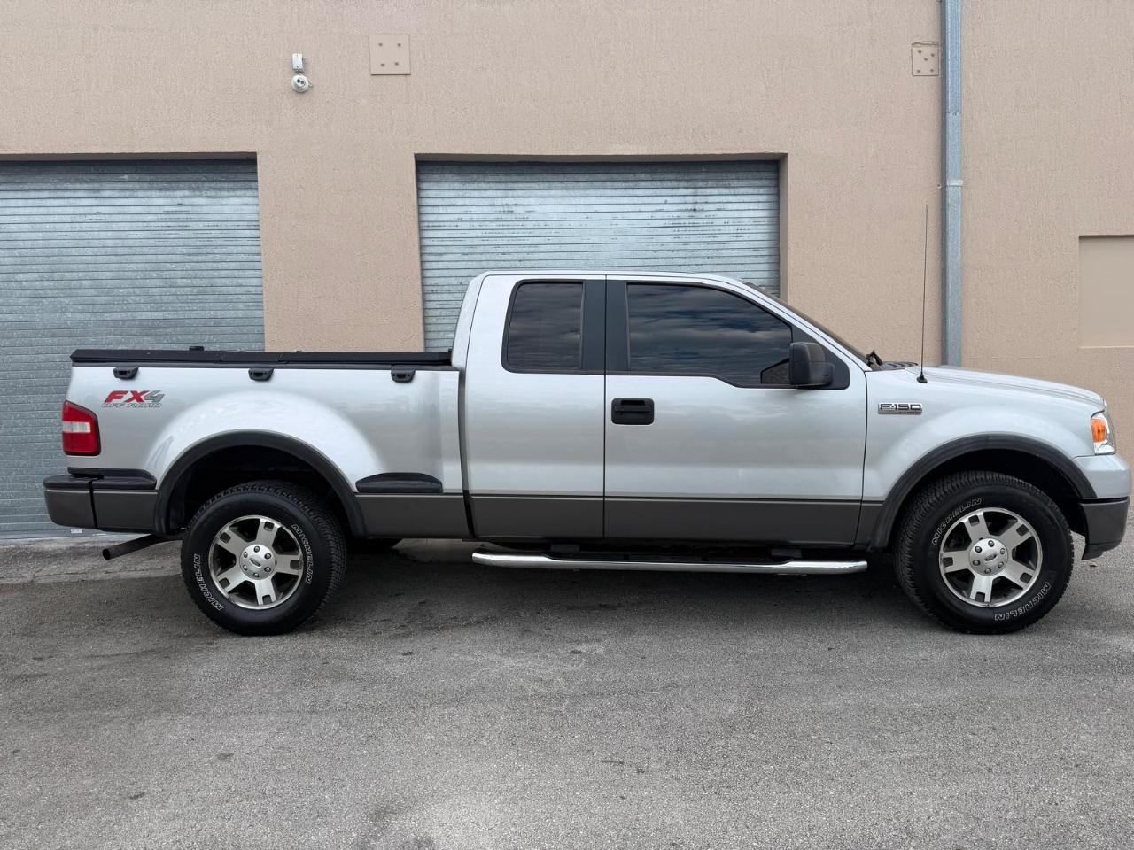 Ford F-150 Supercab Flareside 145" XLT 4WD 2005