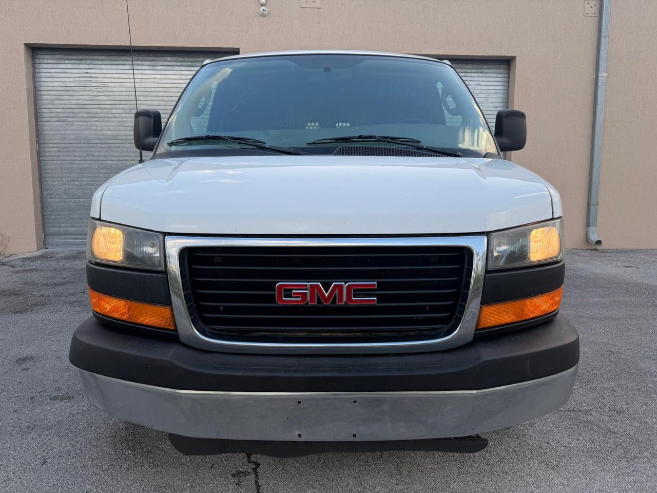 GMC Savana Cargo Van RWD 2500 135" 2016