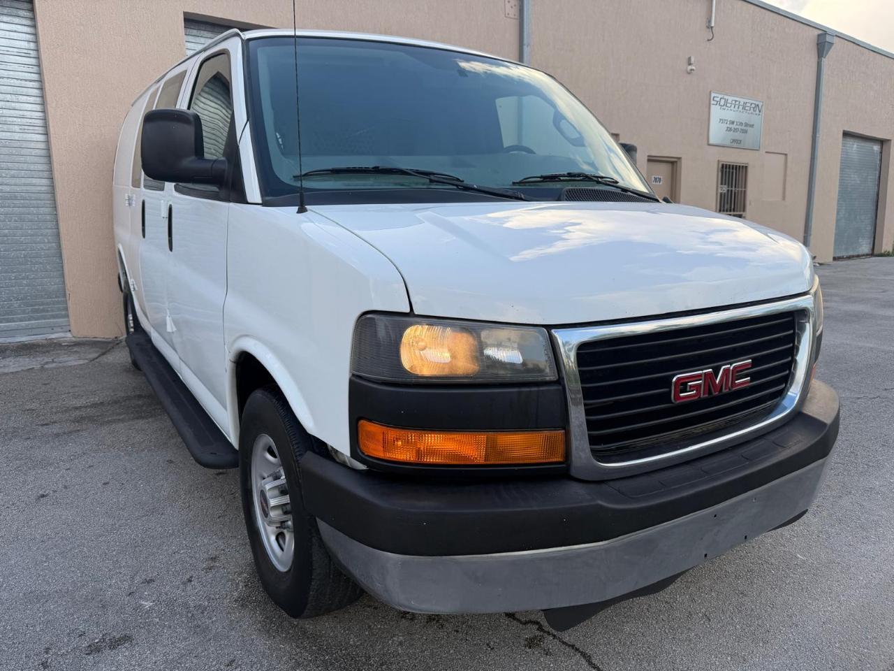 GMC Savana Cargo Van RWD 2500 135" 2016