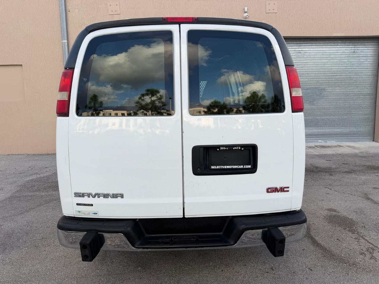 GMC Savana Cargo Van RWD 2500 135" 2016
