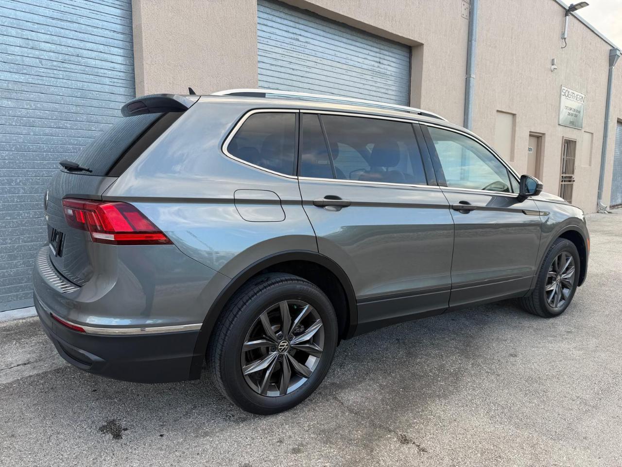 Volkswagen Tiguan 2.0T SE FWD 2022