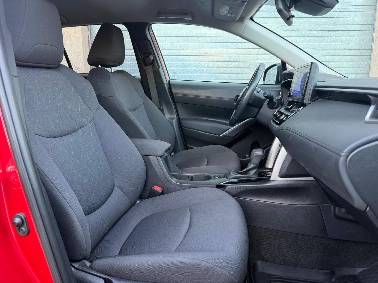 Toyota Corolla Cross LE 2WD (Natl) 2024