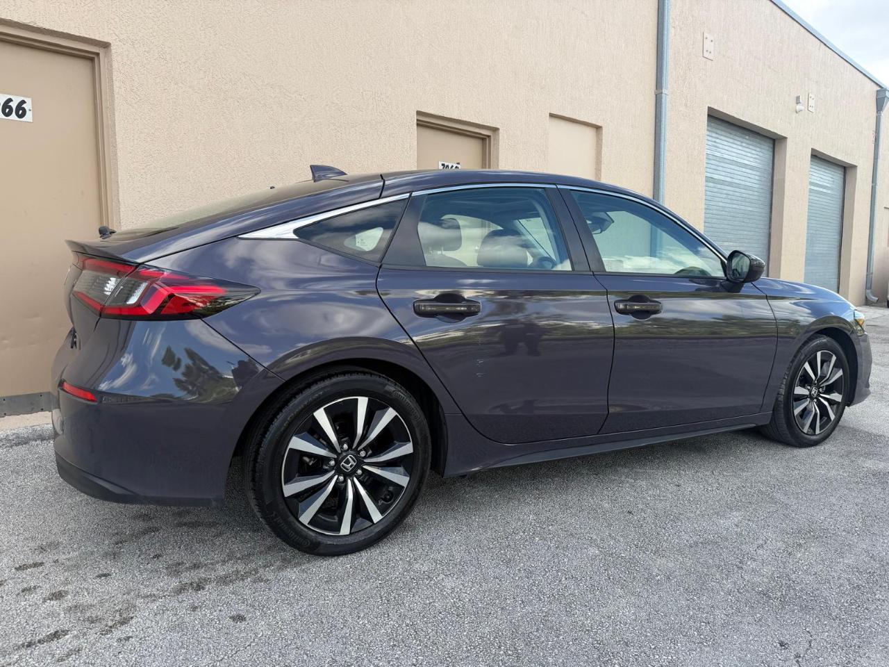 Honda Civic Hatchback EX-L CVT 2024