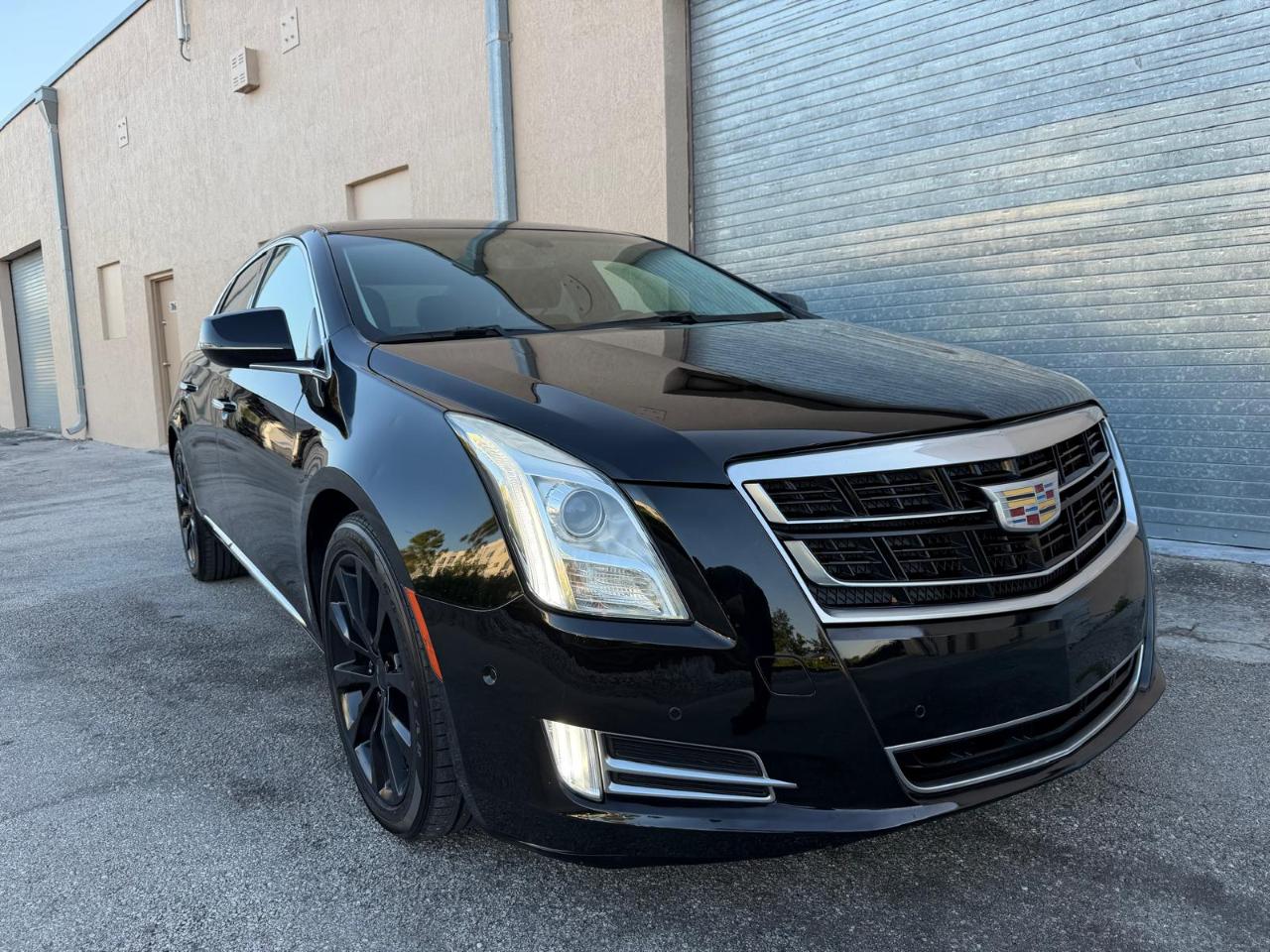 Cadillac XTS 4dr Sdn Luxury FWD 2017