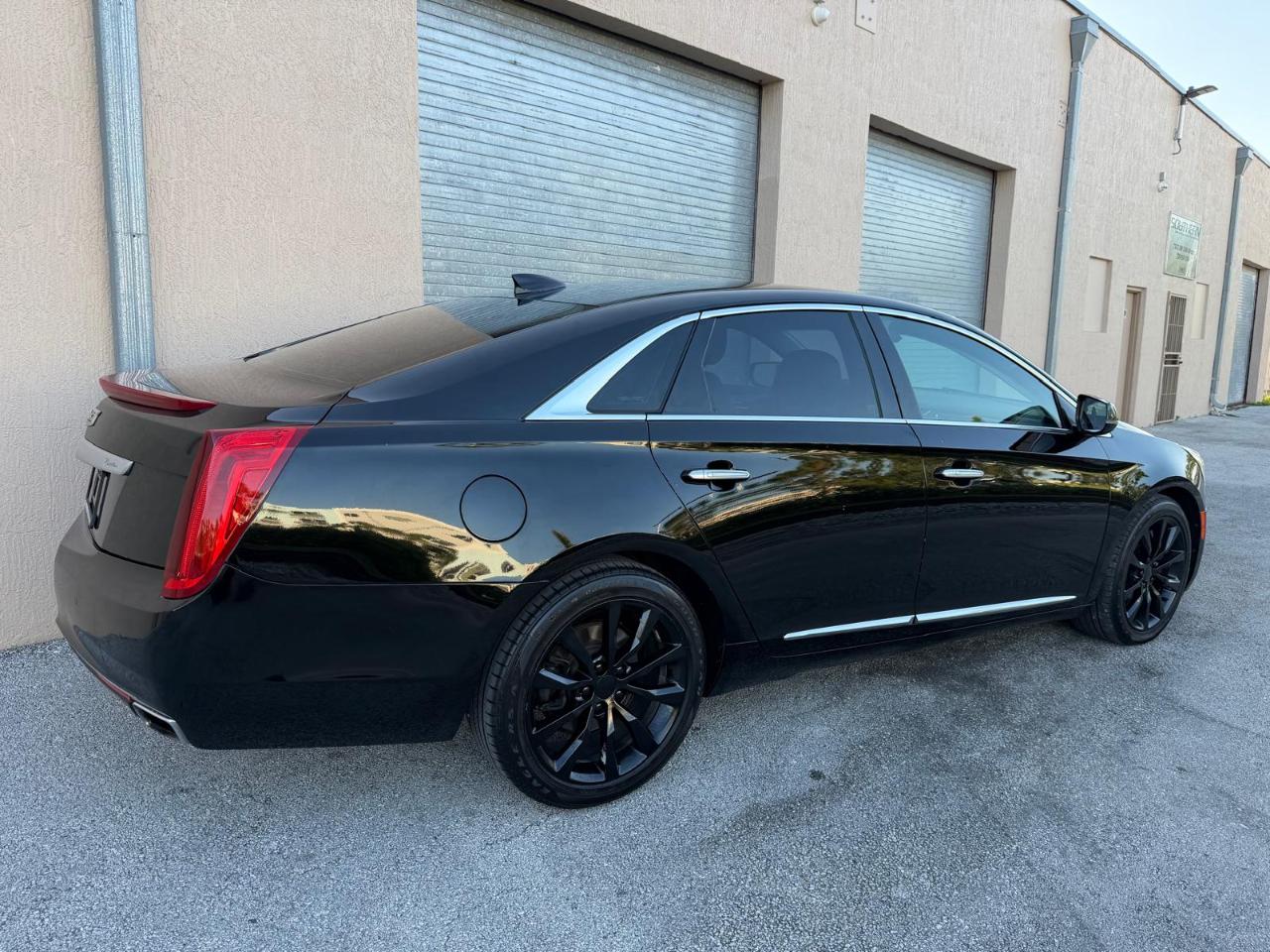 Cadillac XTS 4dr Sdn Luxury FWD 2017