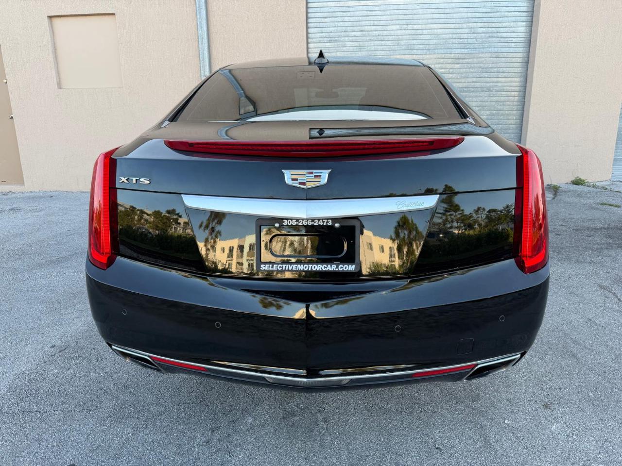 Cadillac XTS 4dr Sdn Luxury FWD 2017
