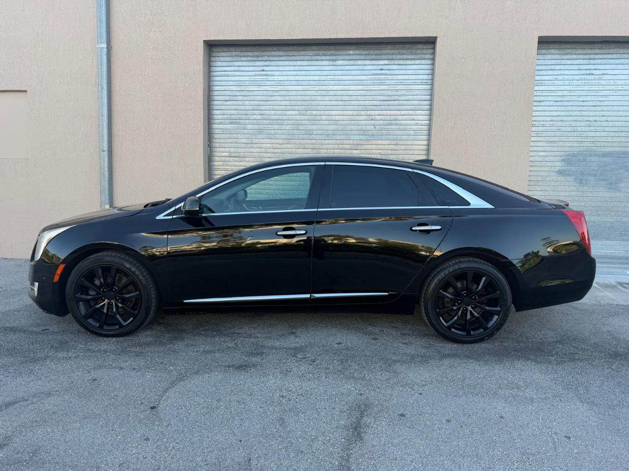 Cadillac XTS 4dr Sdn Luxury FWD 2017
