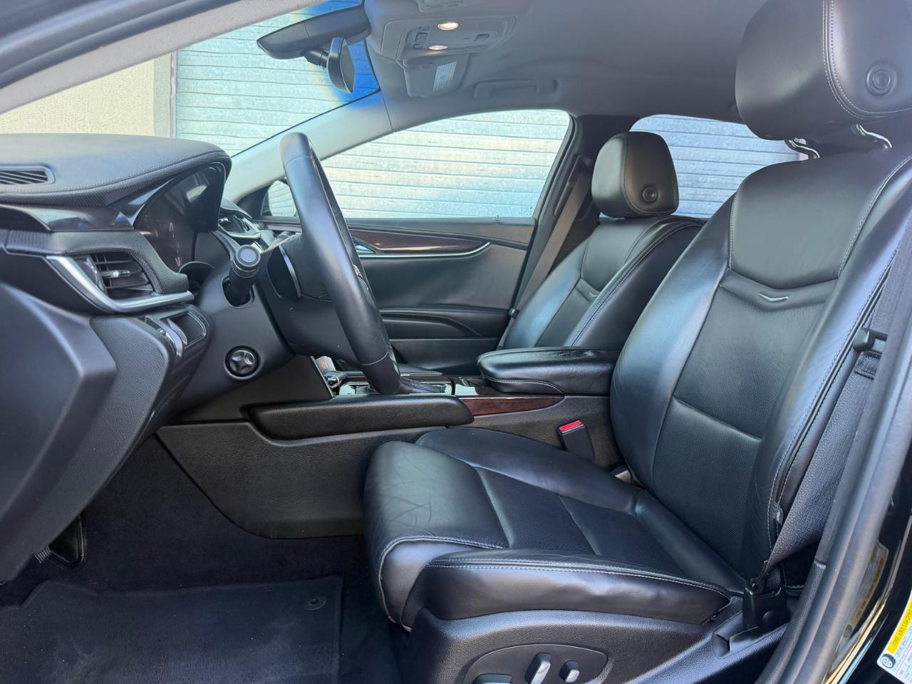 Cadillac XTS 4dr Sdn Luxury FWD 2017