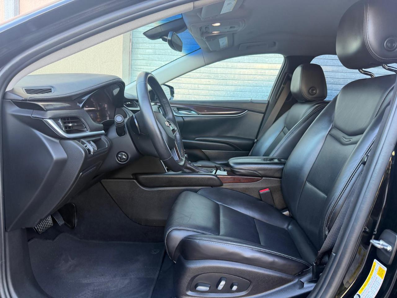 Cadillac XTS 4dr Sdn Luxury FWD 2017