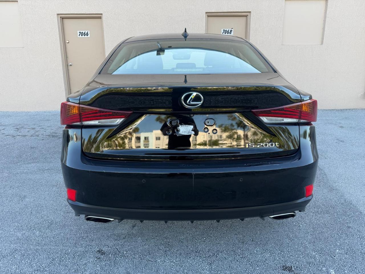 Lexus IS IS Turbo RWD 2017