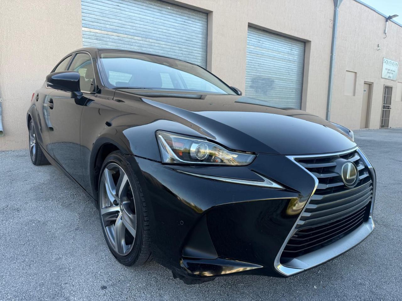 Lexus IS IS Turbo RWD 2017