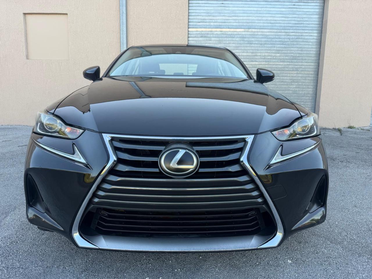 Lexus IS IS Turbo RWD 2017