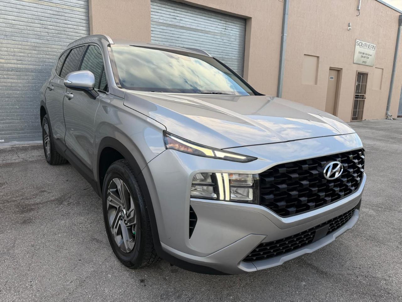 Hyundai Santa Fe SEL FWD 2023