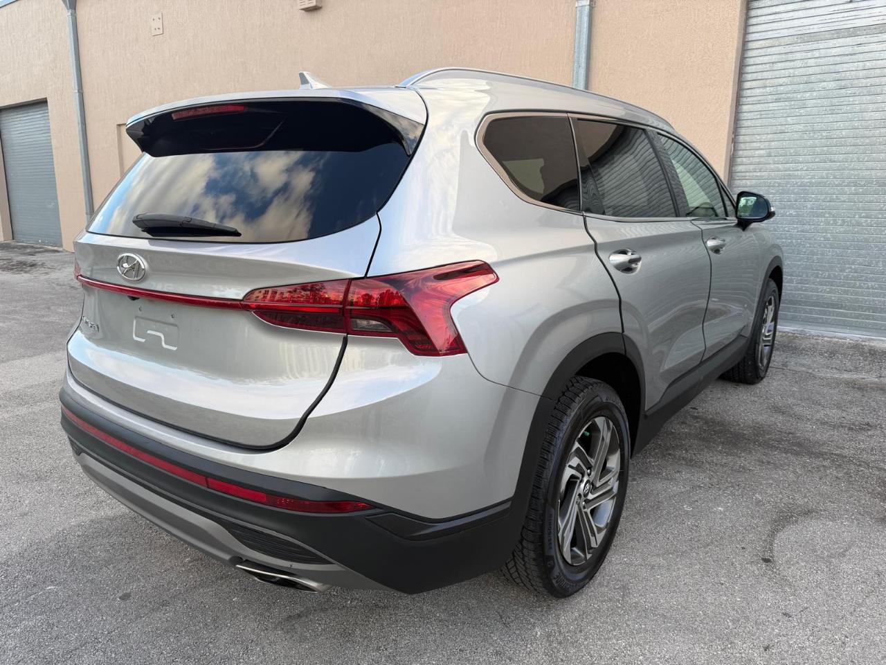 Hyundai Santa Fe SEL FWD 2023