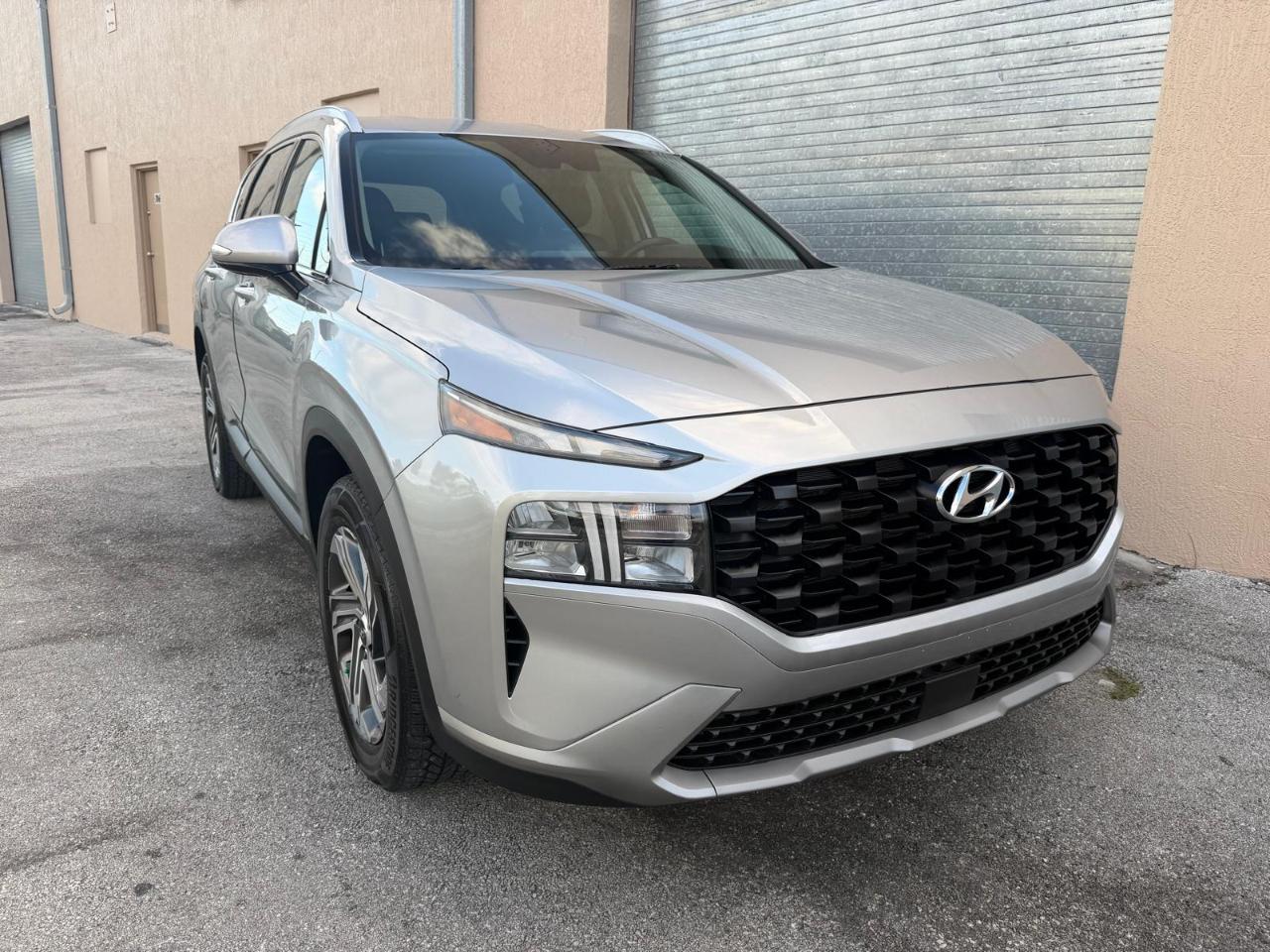 Hyundai Santa Fe SEL FWD 2023