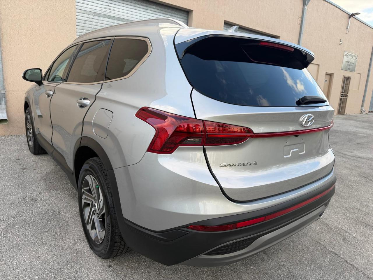 Hyundai Santa Fe SEL FWD 2023