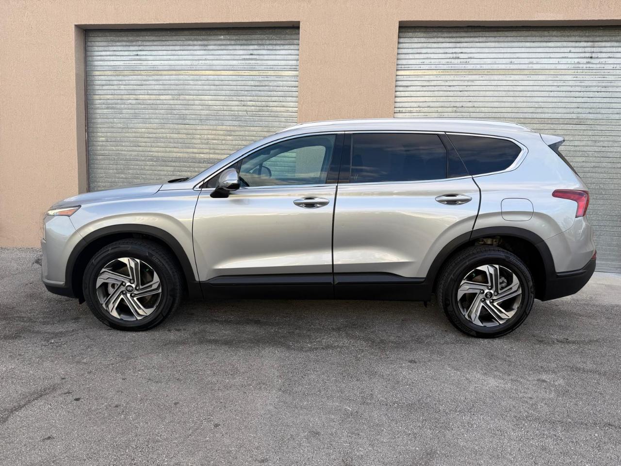 Hyundai Santa Fe SEL FWD 2023