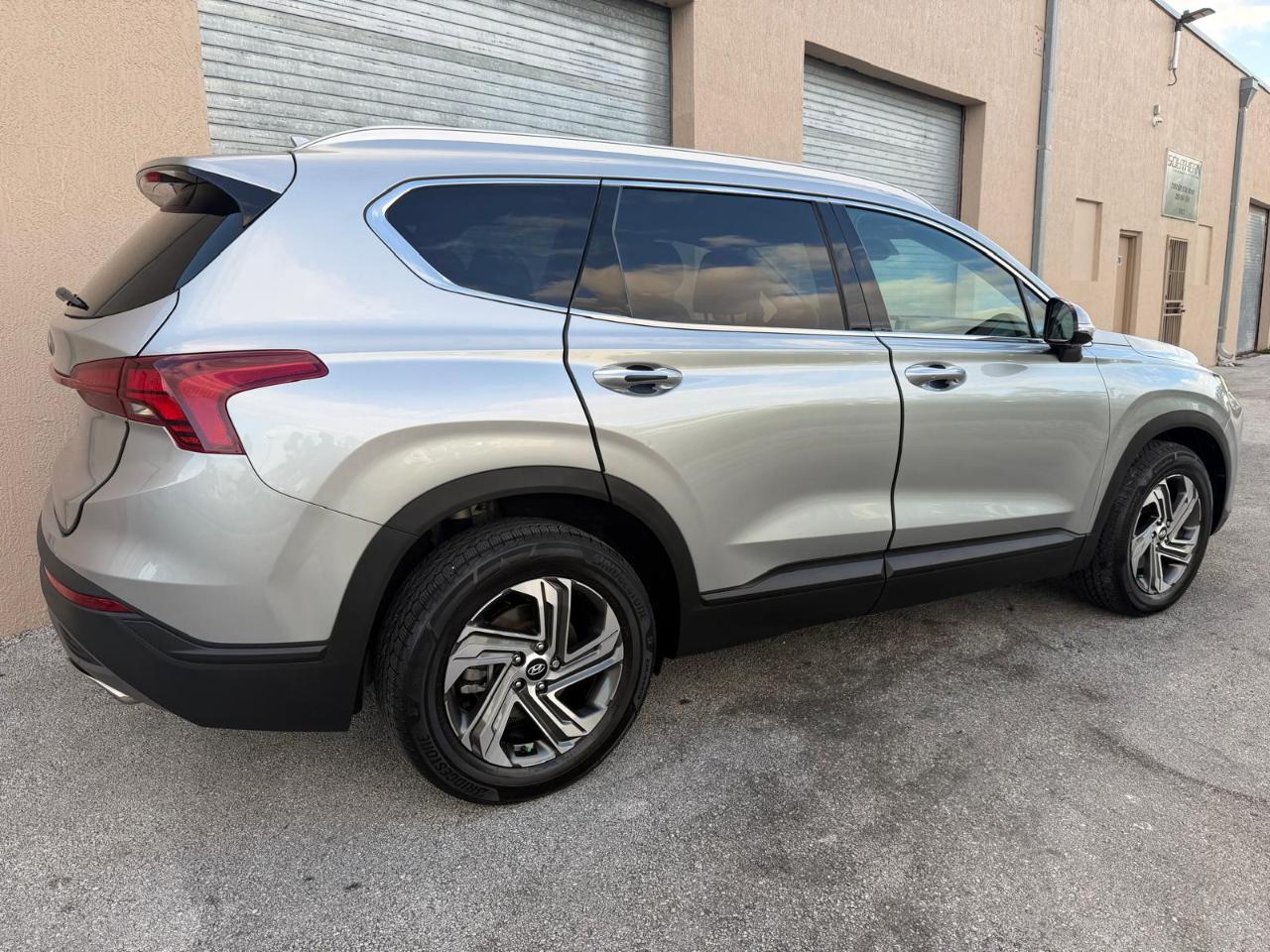Hyundai Santa Fe SEL FWD 2023