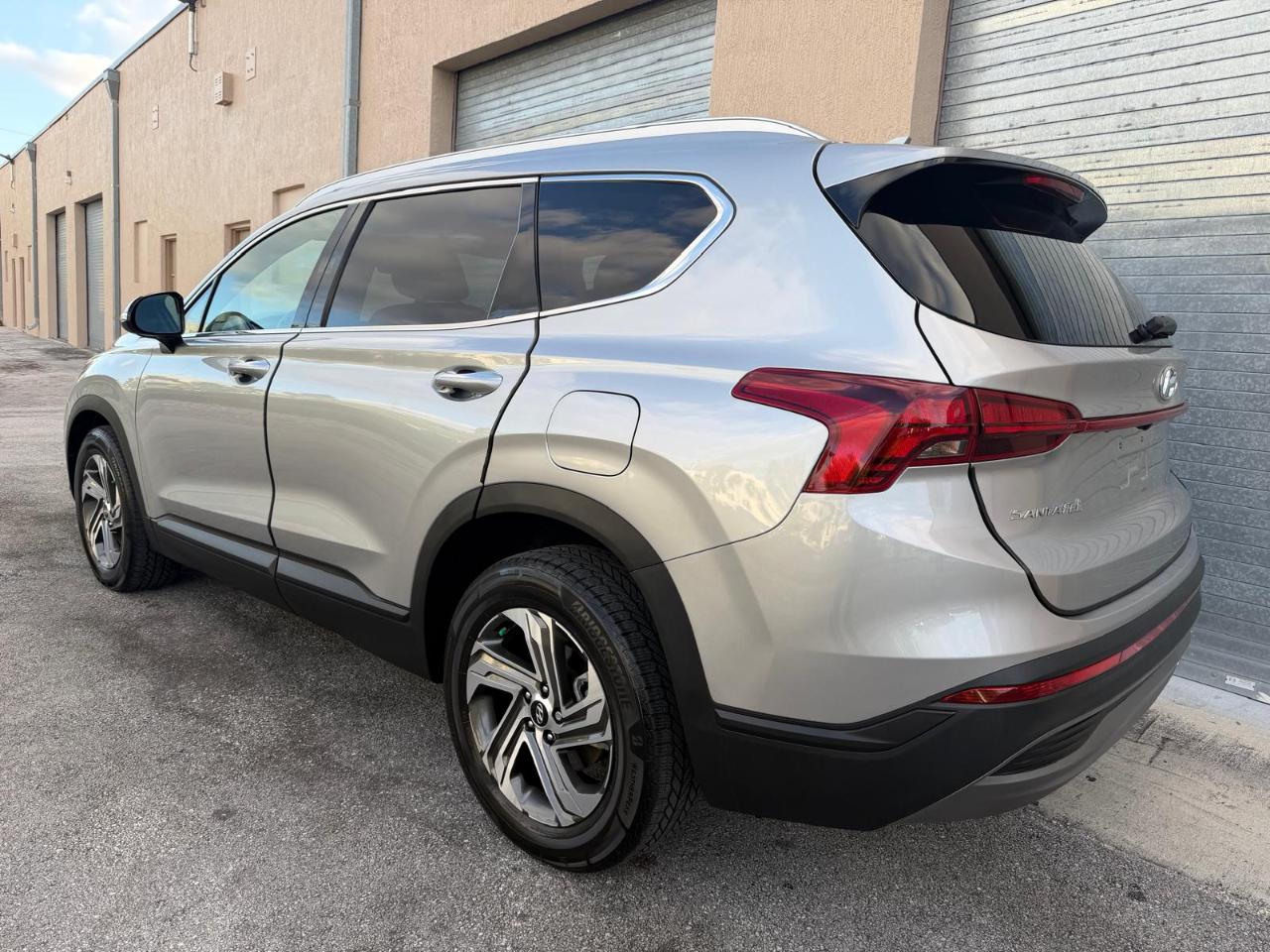 Hyundai Santa Fe SEL FWD 2023