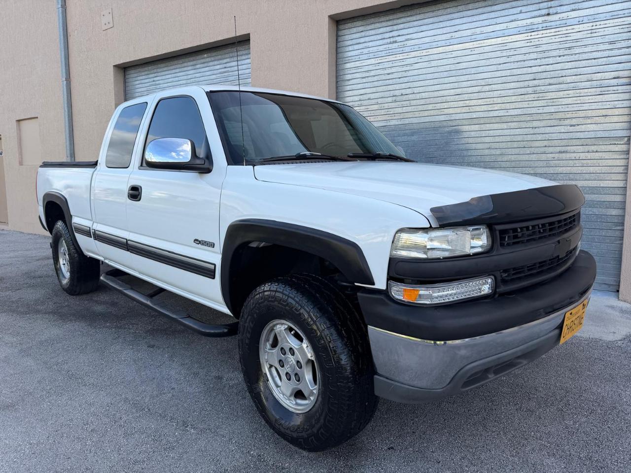 Chevrolet Silverado 1500 Ext Cab 143.5" WB LS 2002