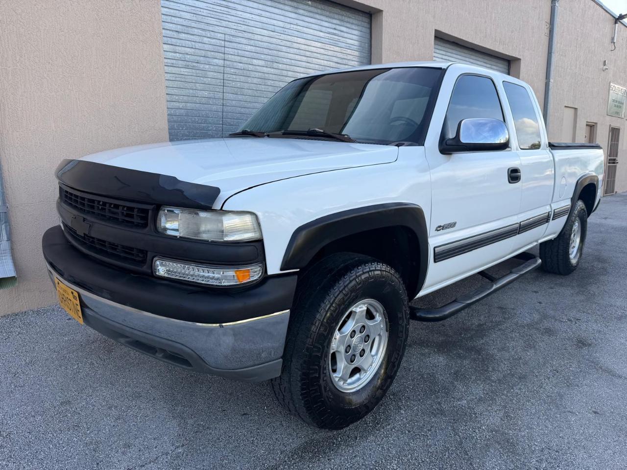 Chevrolet Silverado 1500 Ext Cab 143.5" WB LS 2002