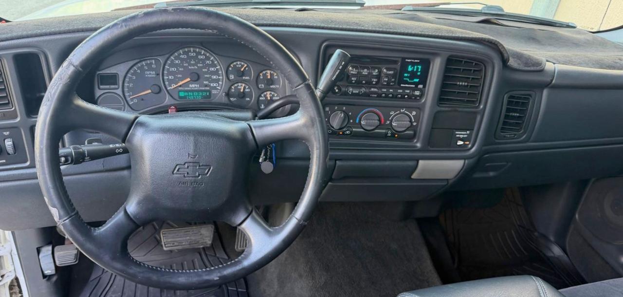 Chevrolet Silverado 1500 Ext Cab 143.5" WB LS 2002