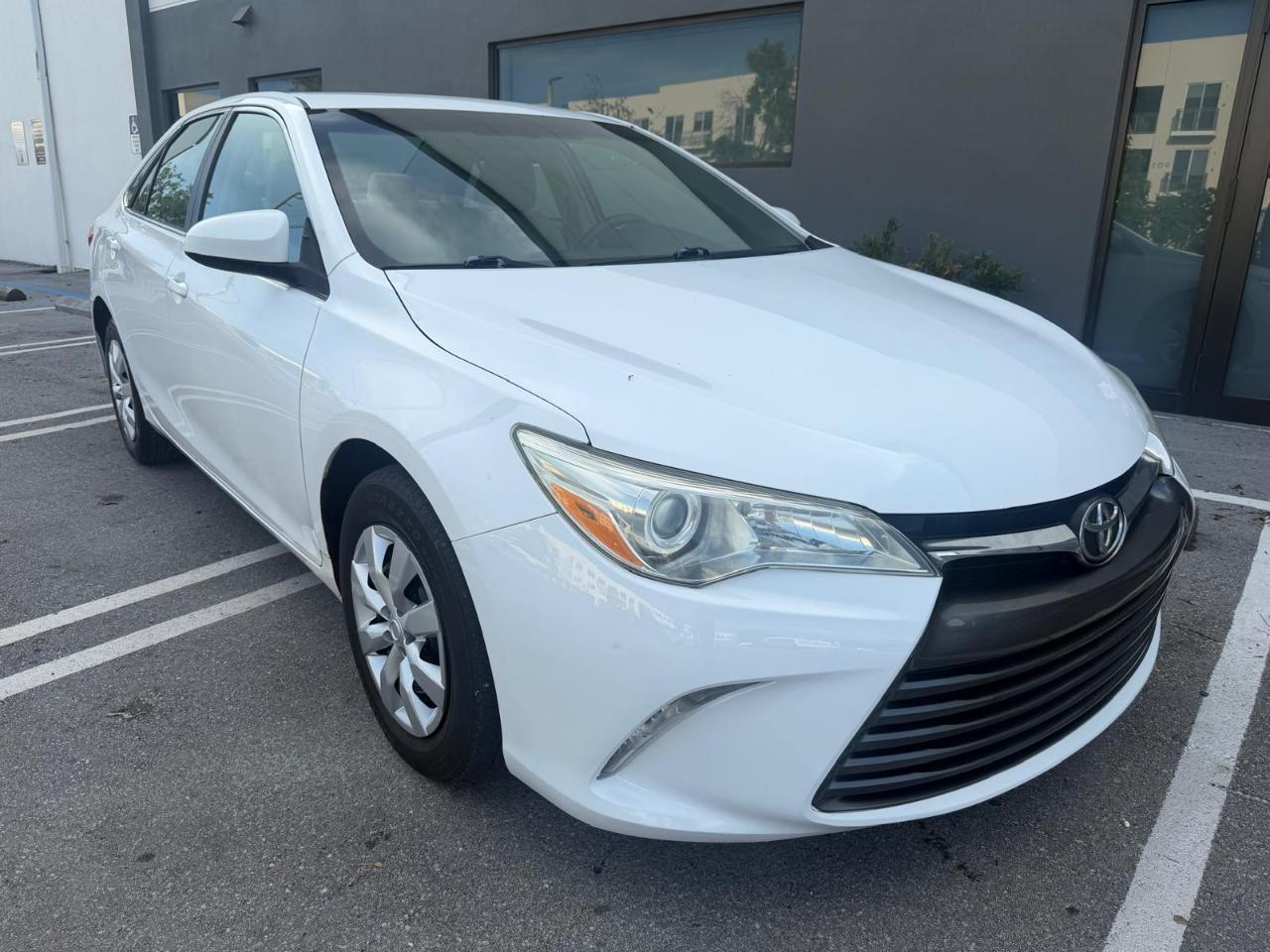 Toyota Camry 4dr Sdn I4 Auto SE (Natl) 2015