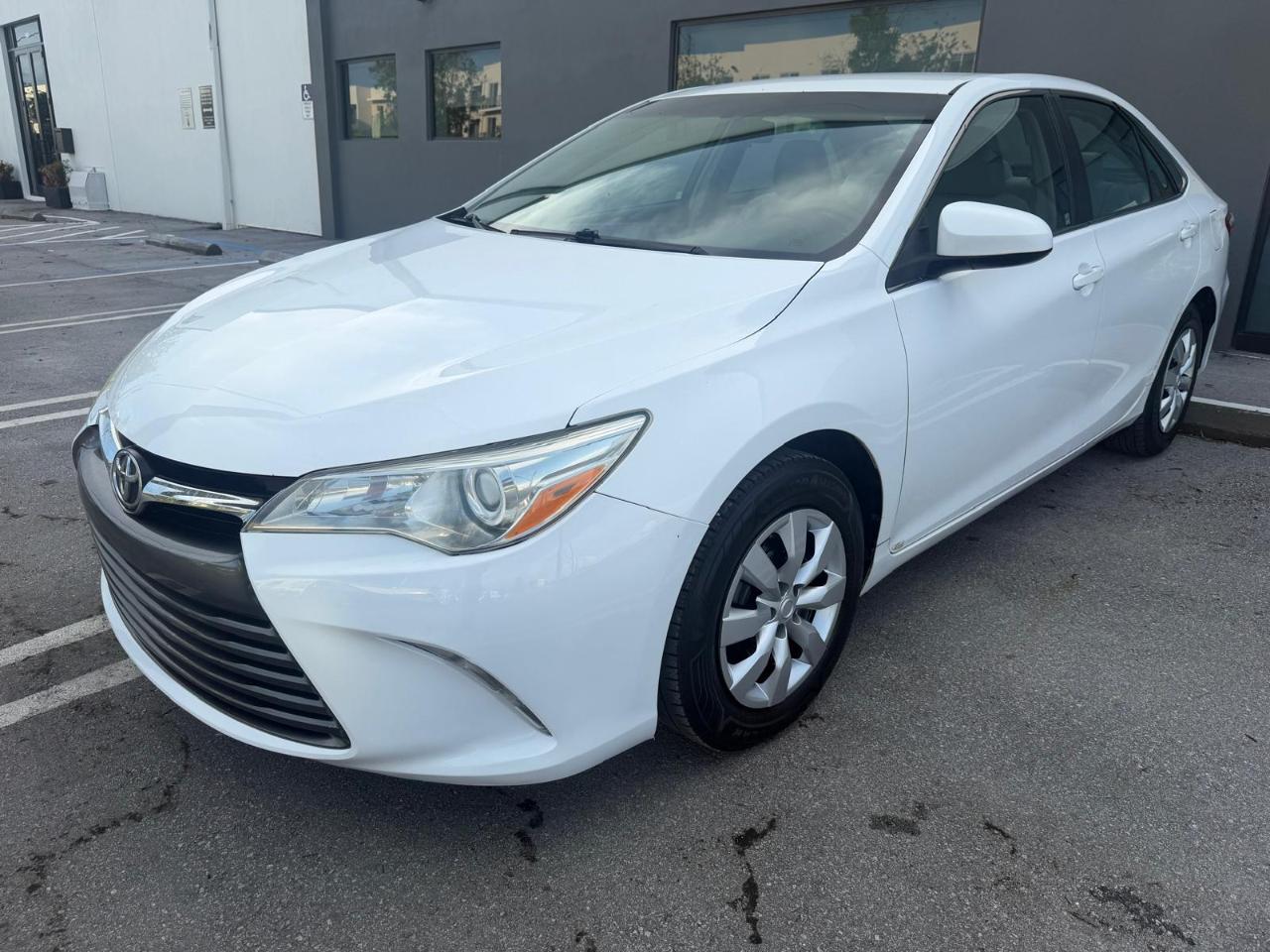Toyota Camry 4dr Sdn I4 Auto SE (Natl) 2015