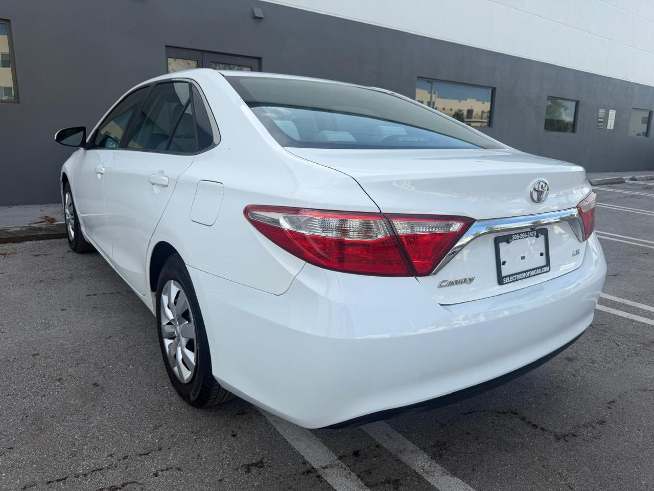 Toyota Camry 4dr Sdn I4 Auto SE (Natl) 2015