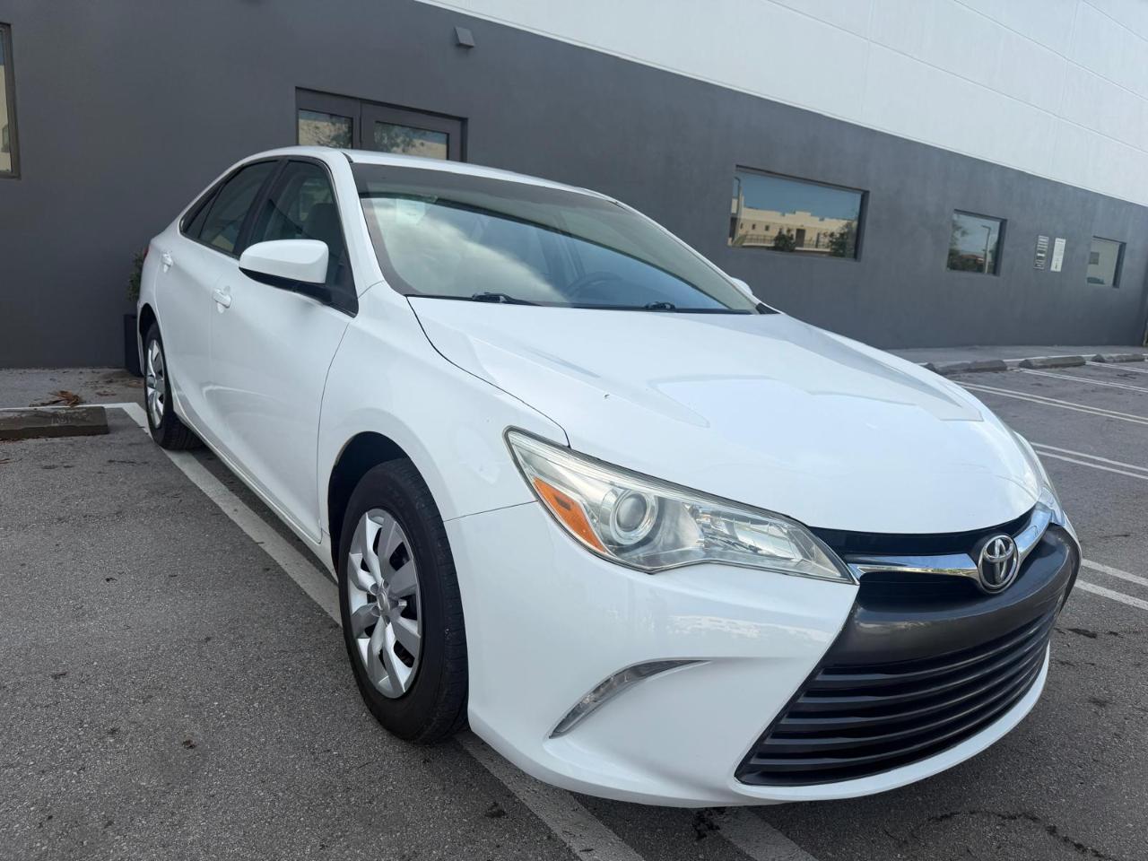 Toyota Camry 4dr Sdn I4 Auto SE (Natl) 2015