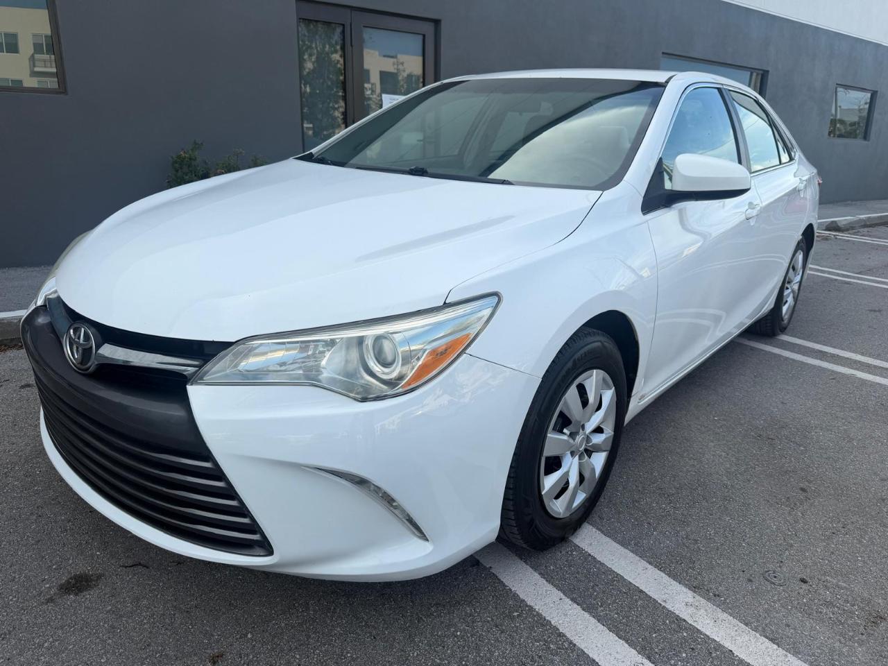 Toyota Camry 4dr Sdn I4 Auto SE (Natl) 2015